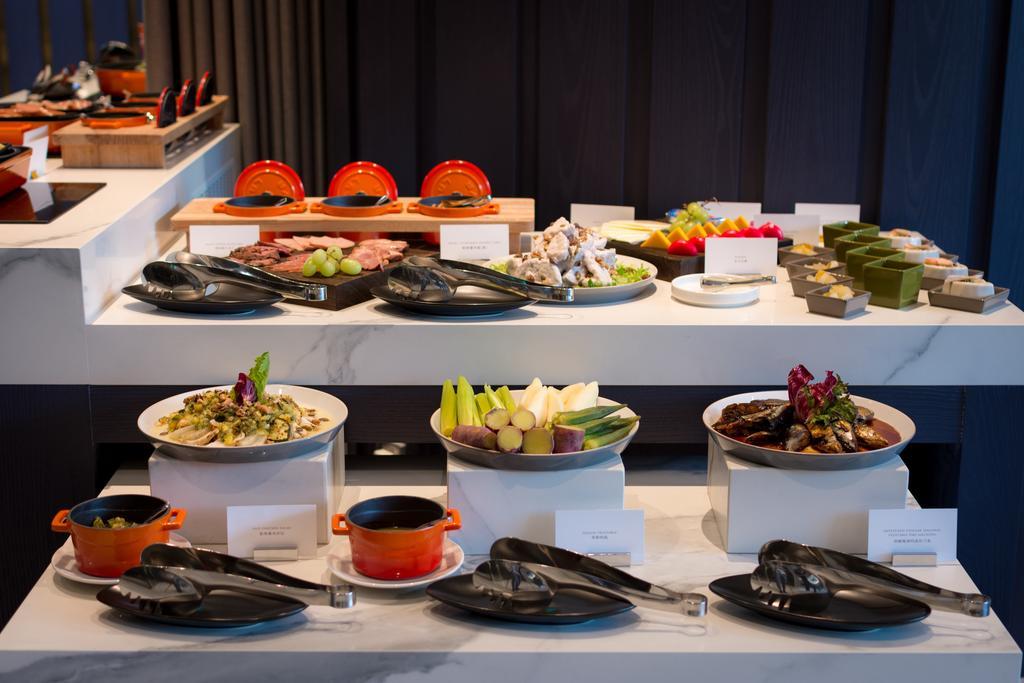 Park Lees Hotel Kao-siung Exteriér fotografie A salad bar